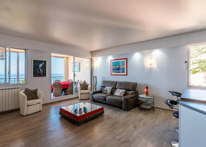 Standing Climatise Vue * Ajaccio (Corsica)