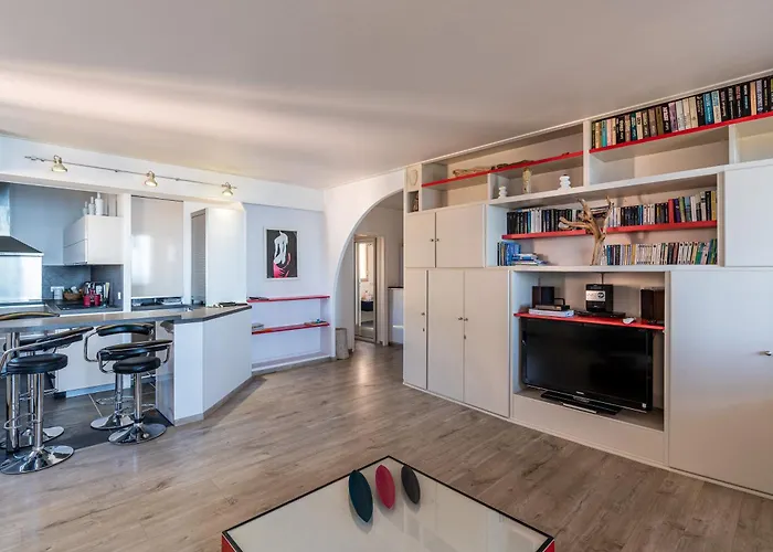 Standing Climatise Vue Apartment *