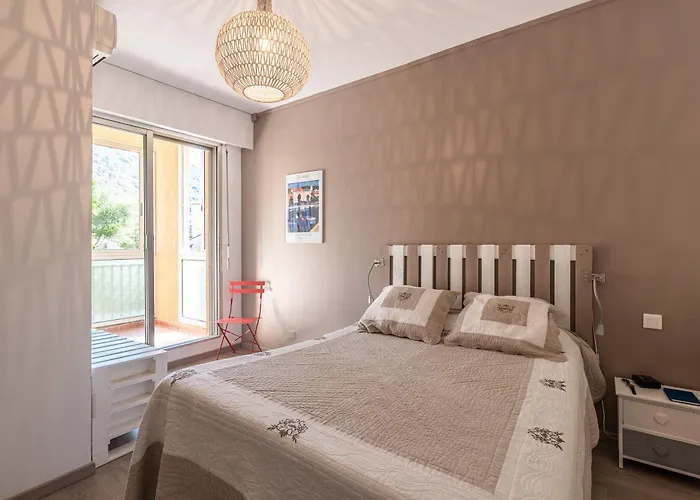 Standing Climatise Vue Apartment