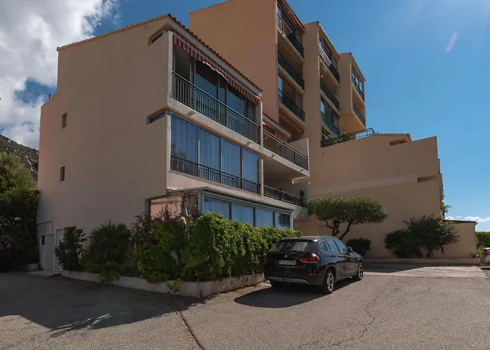 Standing Climatise Vue * Ajaccio (Corsica)