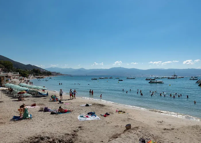 Standing Climatise Vue Apartment